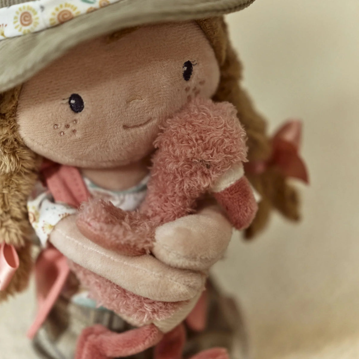 Muñeca Blandita Rosa Exploradora - Little Dutch