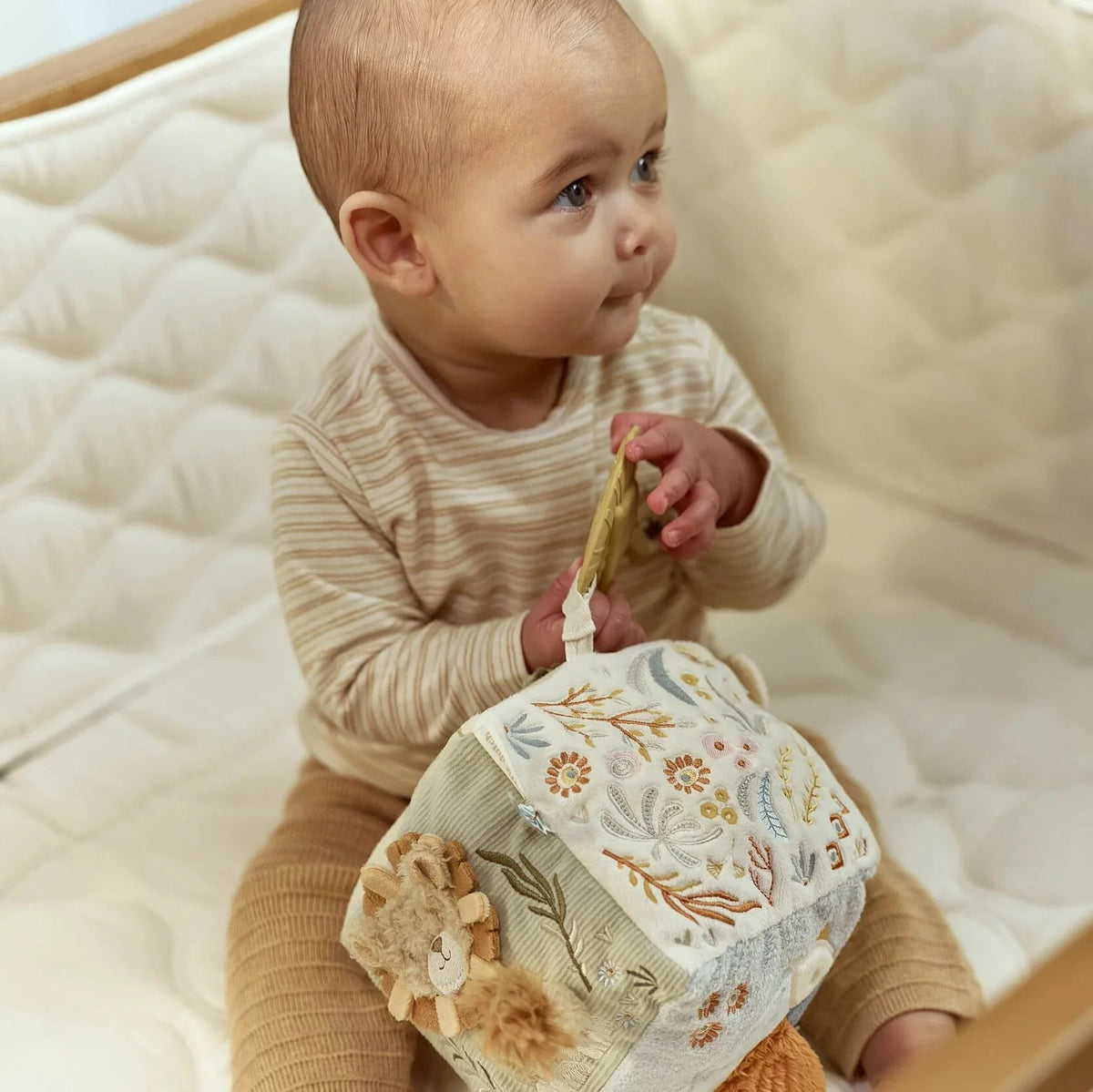 Cubo Blandito de Actividades Safari Friends - Little Dutch