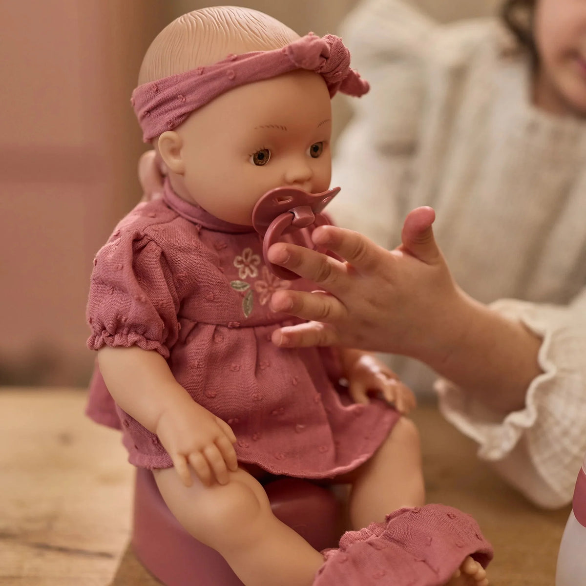 Muñeca Livia Hace Pipí - Little Dutch