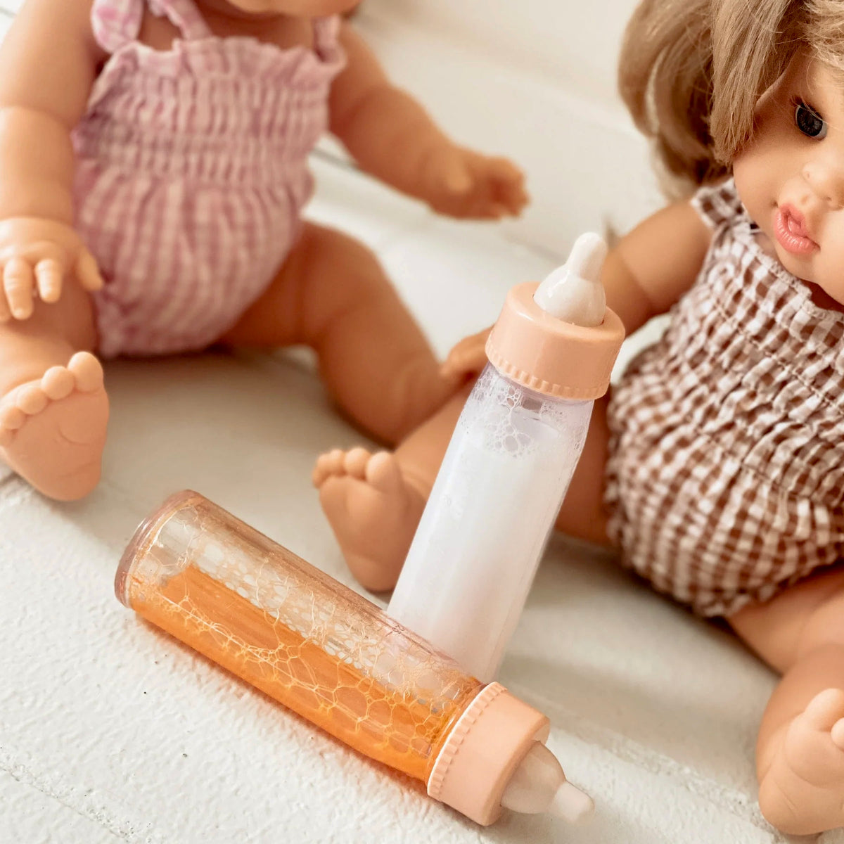 Pack Biberones Mágicos Leche y Zumo para Muñecas - Tiny Harlow