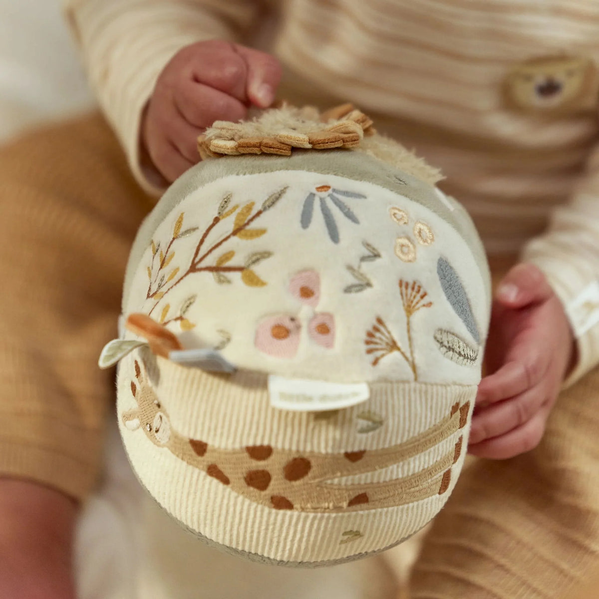 Pelota Montessori Safari Friends - Little Dutch