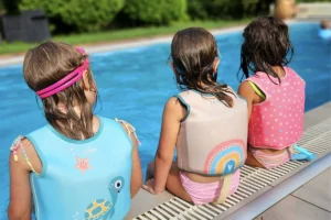 Los chalecos flotadores de aprendizaje que tenemos en El Mundo de Mico serán el apoyo perfecto para que los niños aprendan a nadar.