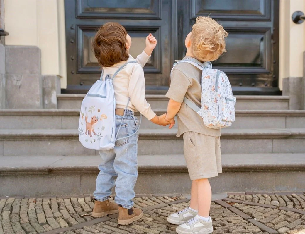 Mochilas, estuches, botellas, neceseres infantiles y cajas de almuerzo para niños en El Mundo de Mico