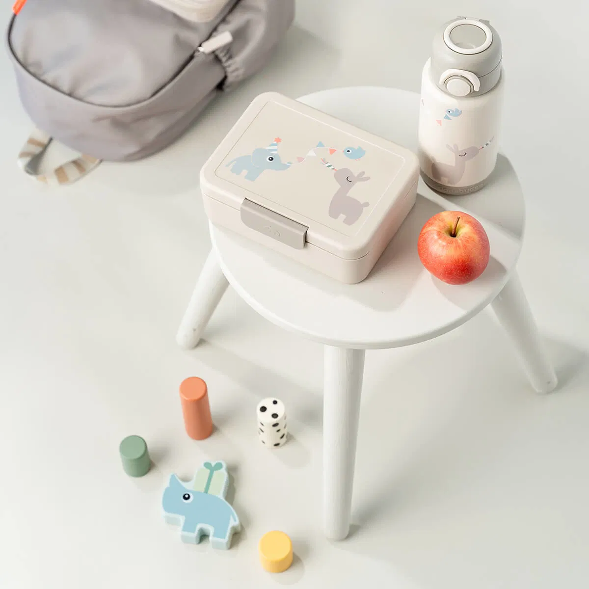 caja-de-almuerzo-celebration-arena-done-by-deer2